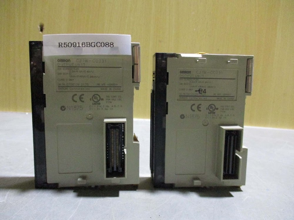 OMRON CJ1W-OD231 Output Unit Module Qty 2 USED