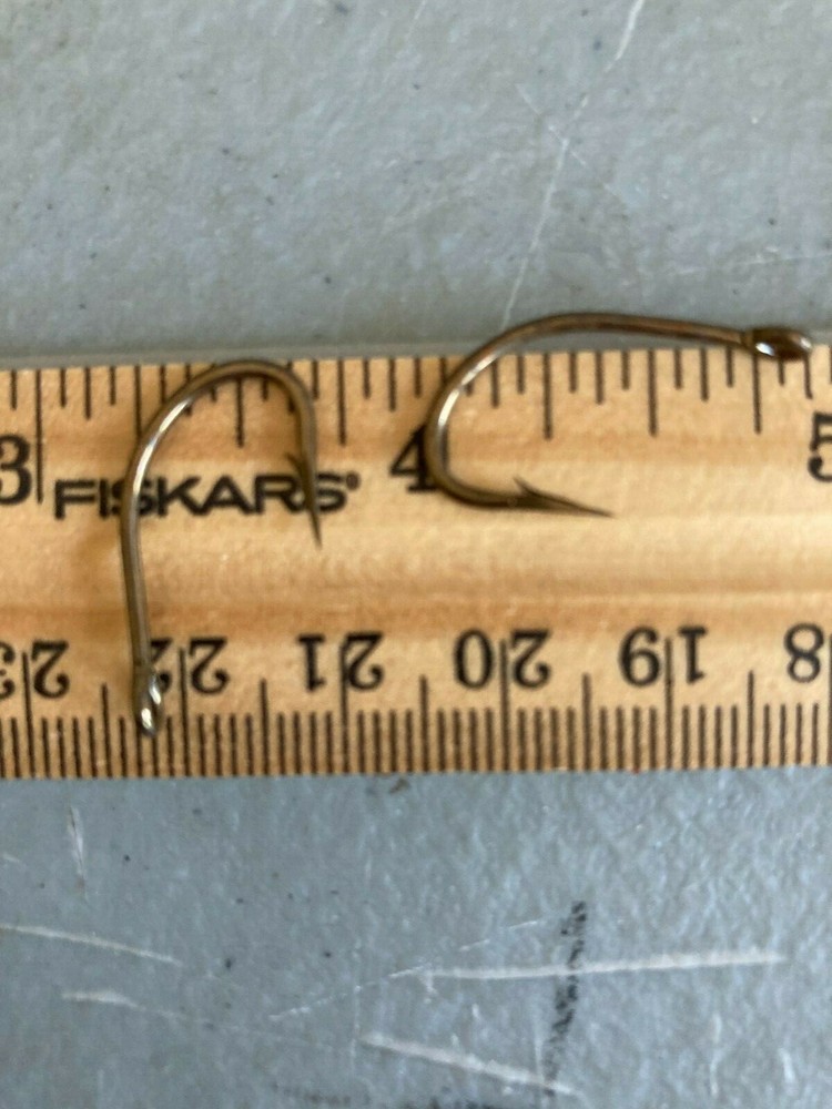 50 Eagle claw Bronze  Saltwater Live Bait Hooks size 1 Sticky Sharp