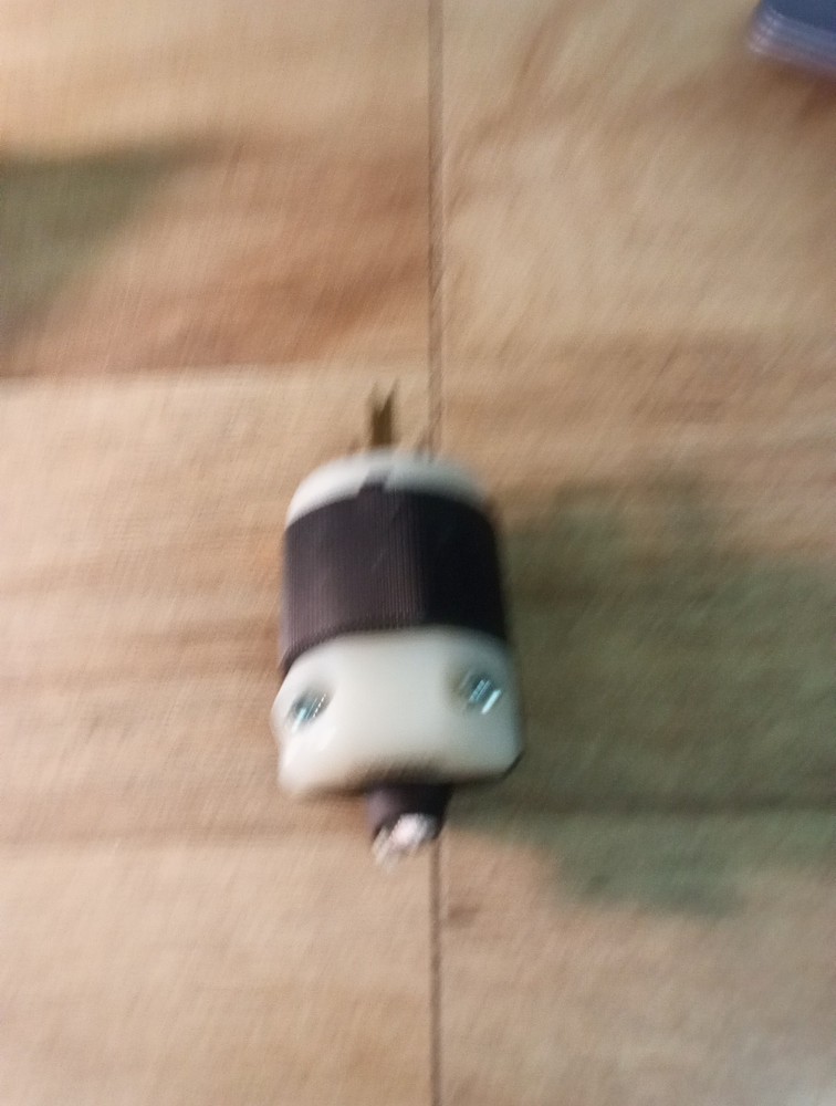 Hubbell HBL5266C Plug 15A 125V