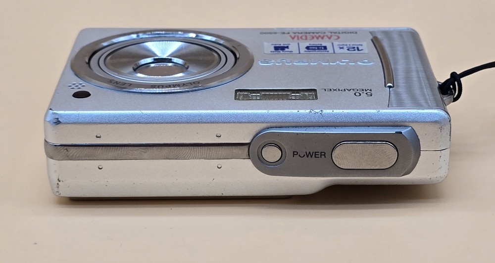 Olympus Digital Camera FE-5500 5.0MP Silver Tested ref A1