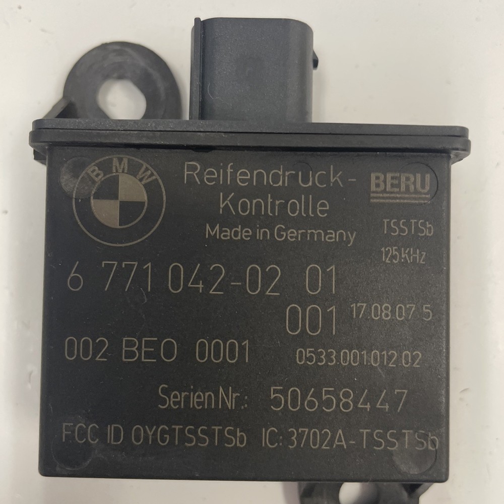 2008 BMW 328i E92 OEM TPMS Tire Pressure Sensor Receiver Module 6771042 E90 E93