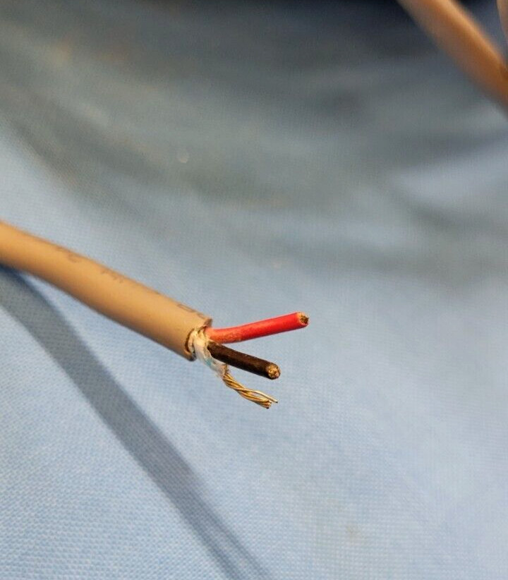 BELDEN MULTI-CONDUCTOR CABLE 2464 E108998 150' ROLL