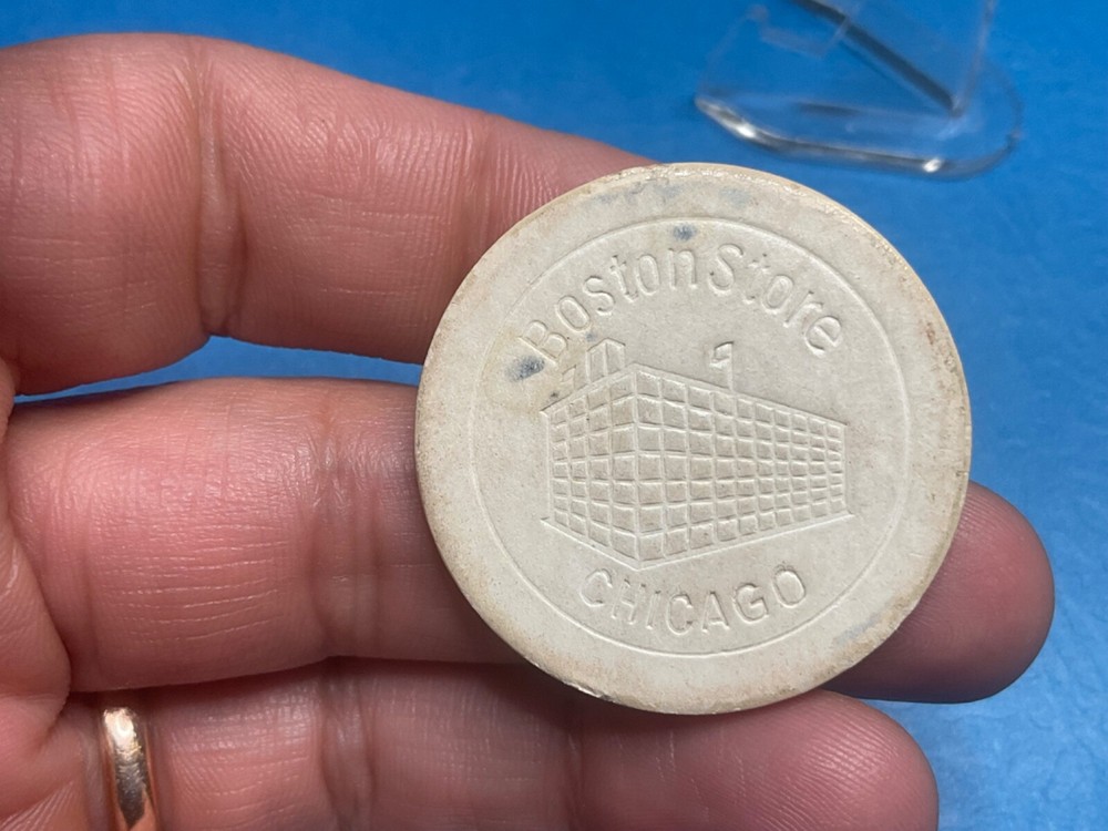 BOSTON STORE CHICAGO  ———  TOKEN /  CHIP———Z-773