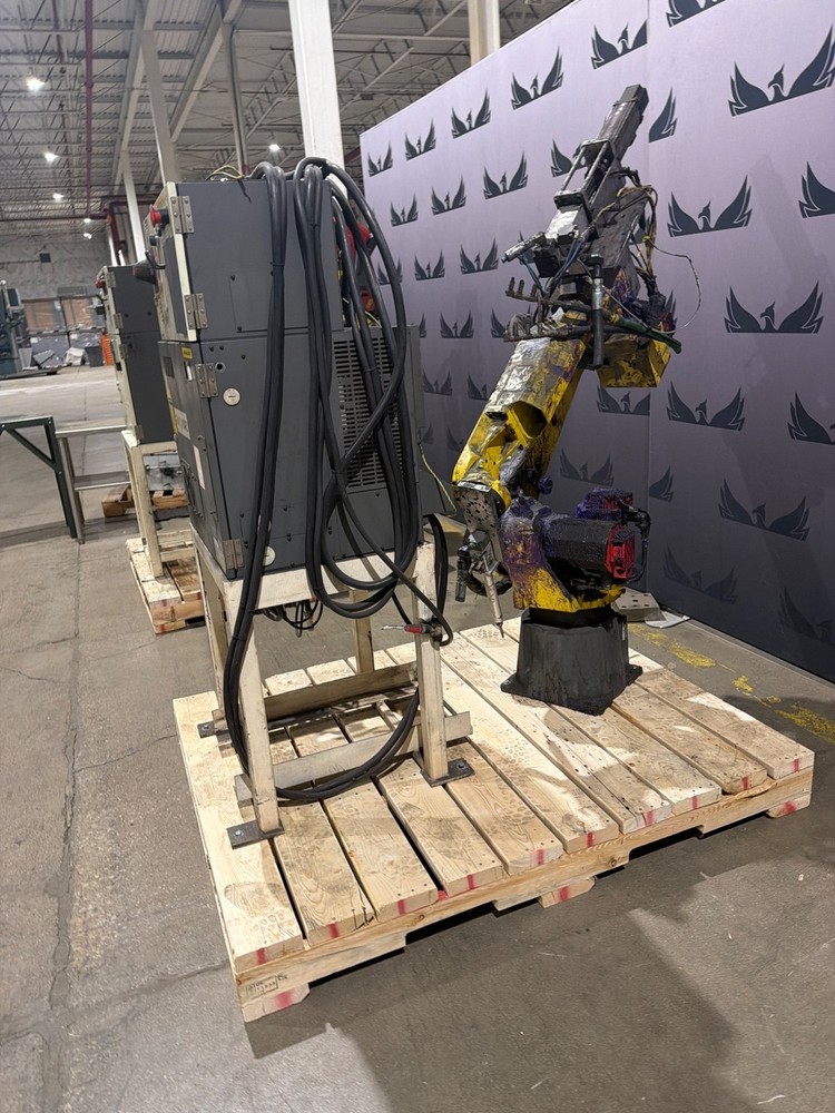 FANUC ArcMate 120iC Robot w/ R‑30iA Controller USED