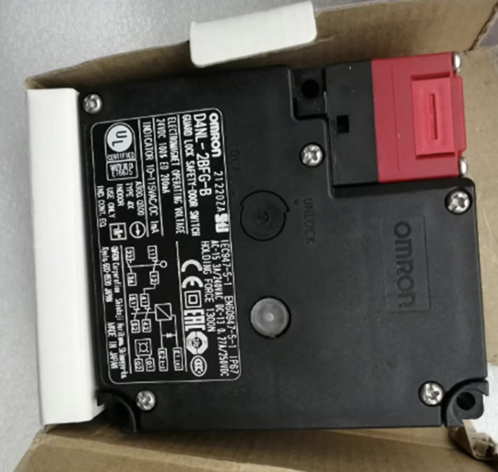 NEW Omron D4NL-2BFG-B Guard Lock Safety-Door Switch