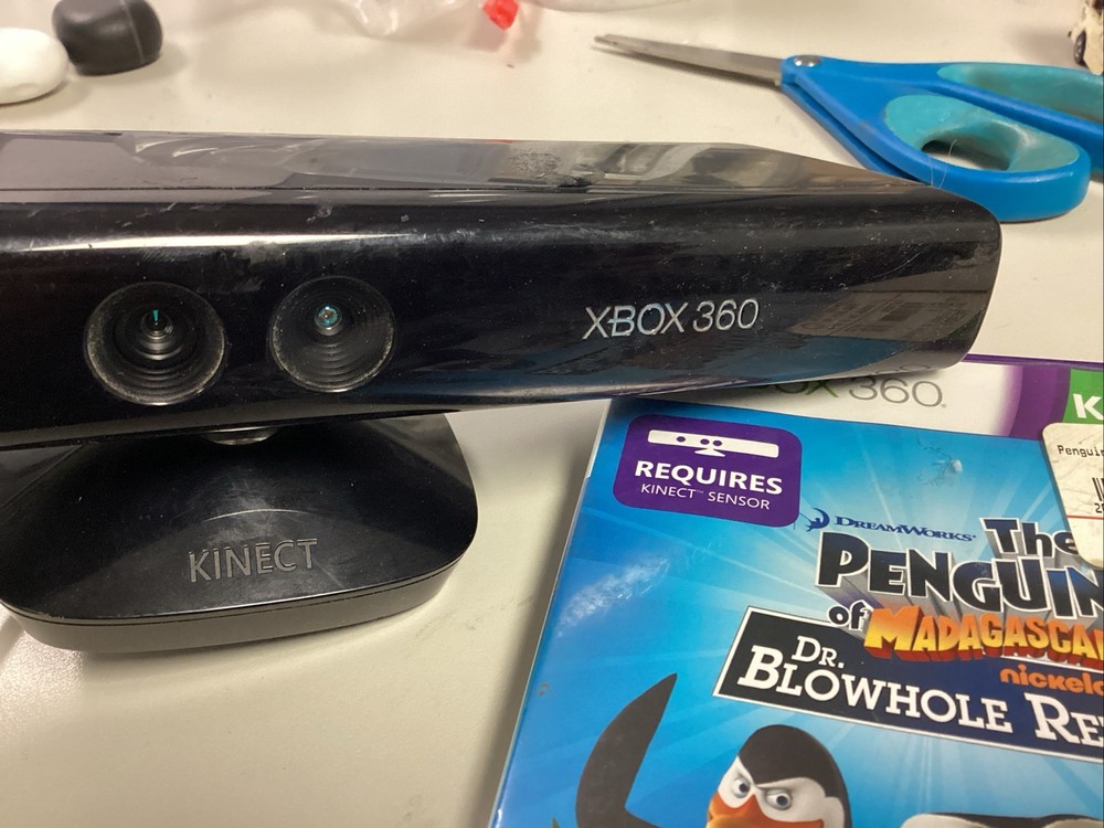 Used Black Microsoft (1414) Xbox 360 Kinect Sensor Bar + 2 Games Works
