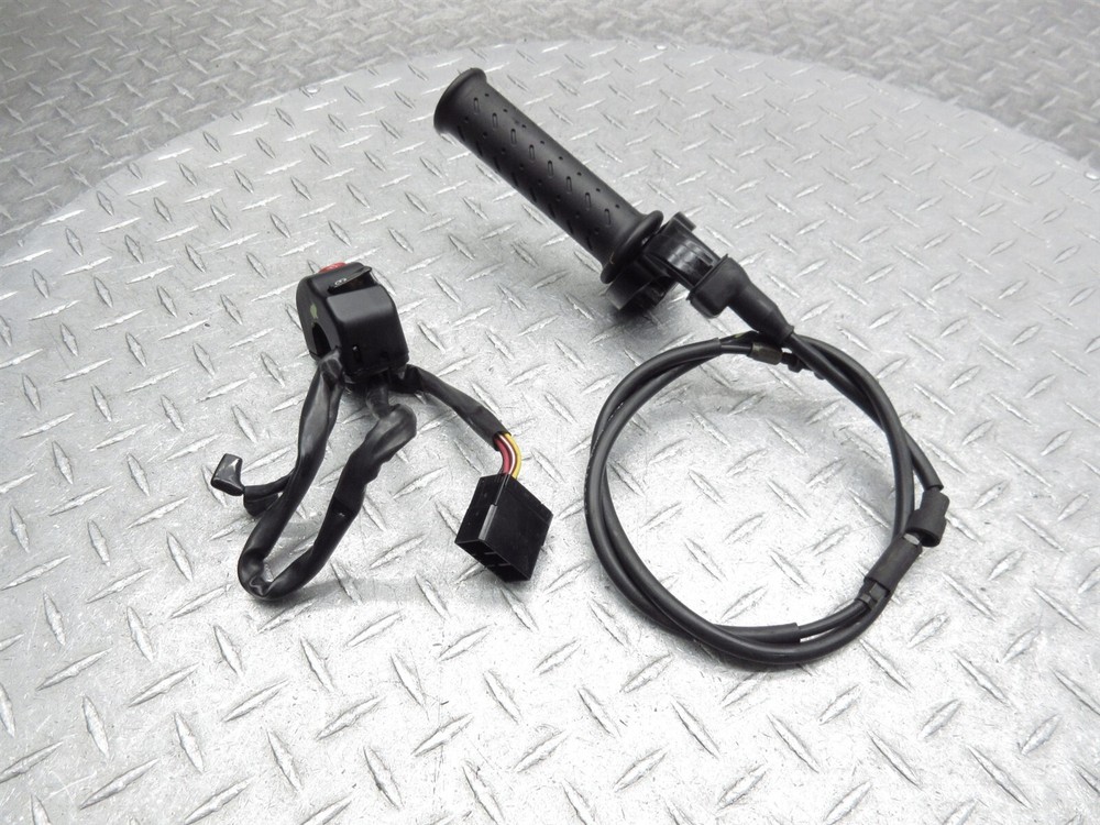 2005 02-06 Triumph Speed Four Right Switch Throttle Control Cable Handlebar Grip