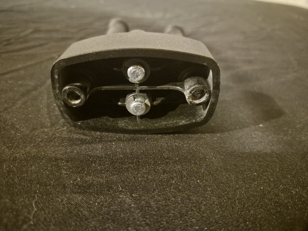 Guitar hangar wall mounted