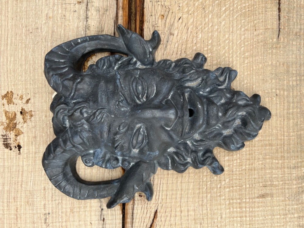 baal statue