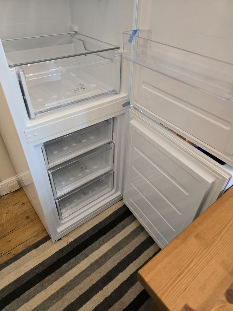 hotpoint H1NT 821E W 1 Split Fridge and Freezer