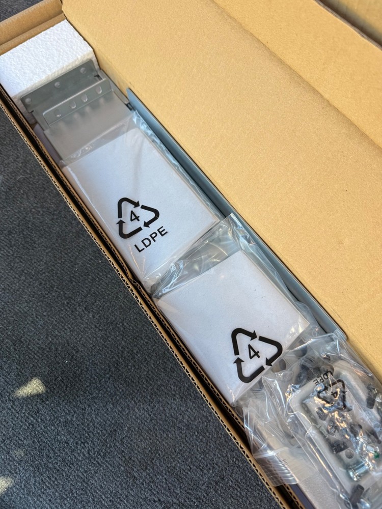 APC SRAILKIT Universal Rail Kit for AV S Type-P