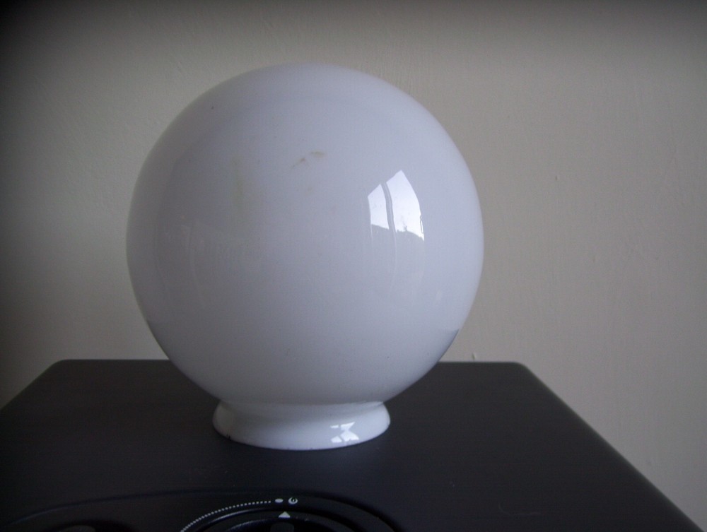 VINTAGE PLAIN WHITE GLASS LAMP GLOBE-15CM.