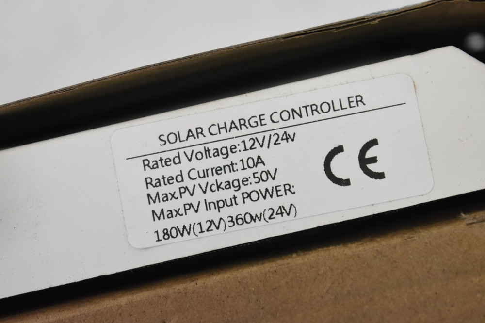 Solar Charge Controller White Module LCD/LED Display PWM Battery Charge