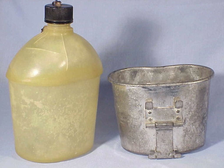 U.S. Army CANTEEN With Plastic Bottle - Marked 1942