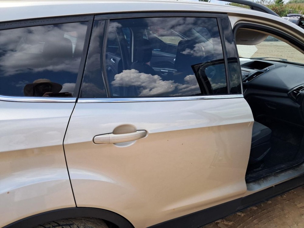 Console Front Floor SE Fits 17-19 ESCAPE 4753877