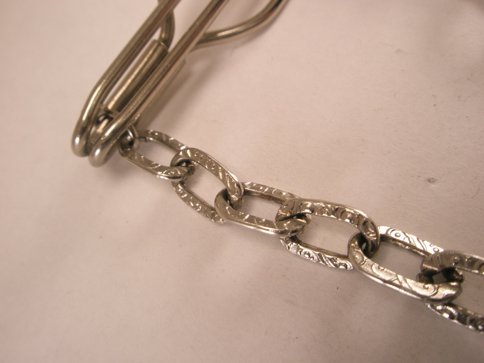 Fancy Cable Chain Silver Tone Vintage Pendant Tie Bar Clip