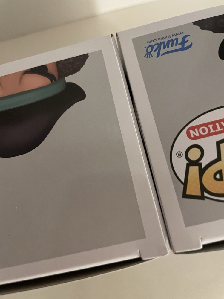 Funko Pop One Piece Marshall D. Teach #1921 Chase & Common Bundle (1)