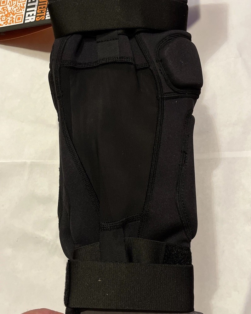 Oakley Drop in D30 Knee Guard