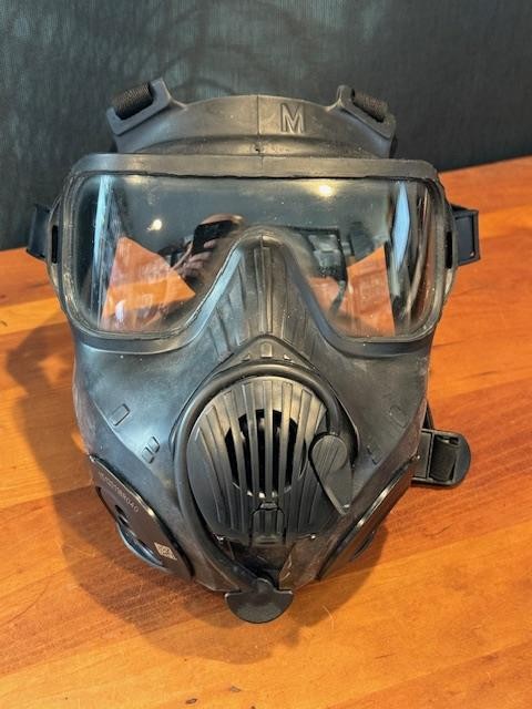 AVON C-50 PROTECTIVE GAS MASK SIZE MEDIUM