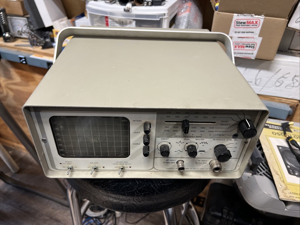 AVCOM PSA-35 Portable Spectrum Analyzer