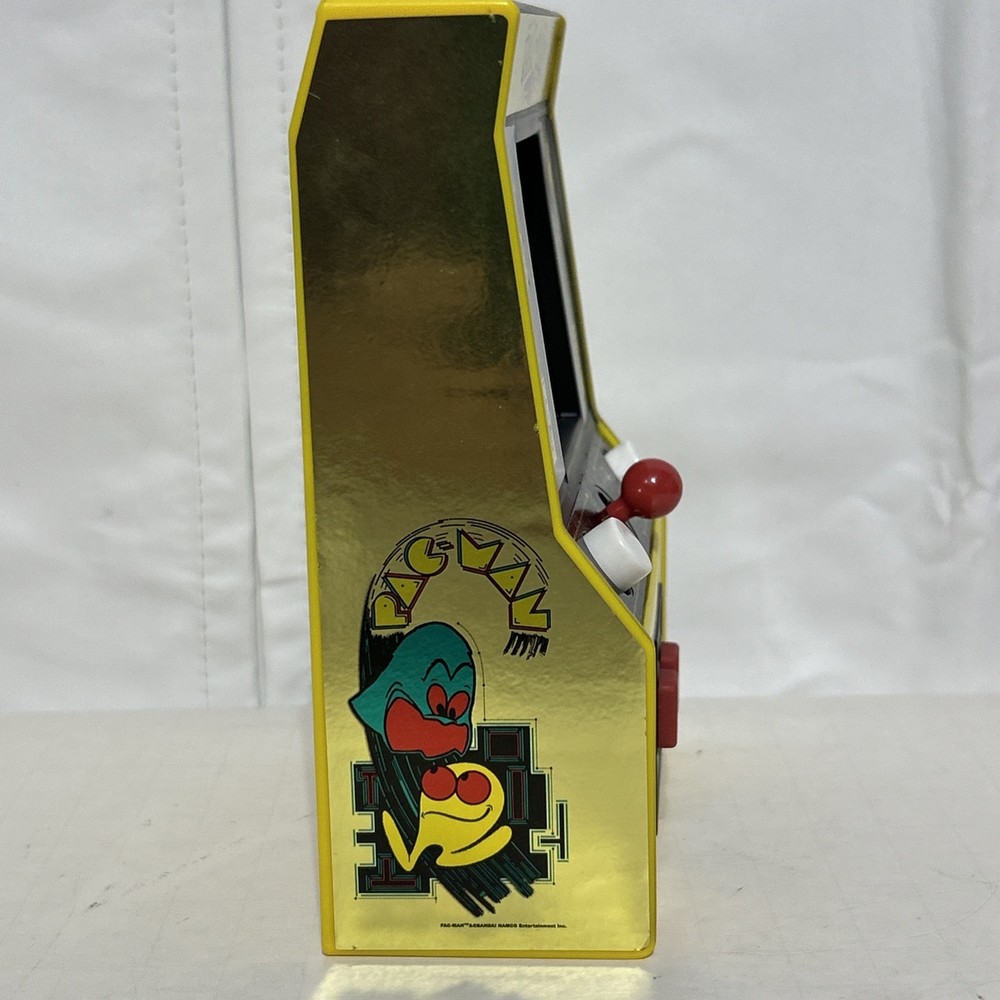 Pac-Man Handheld Retro Mini Arcade Classic Working Basic Fun Bandai Namco 09530