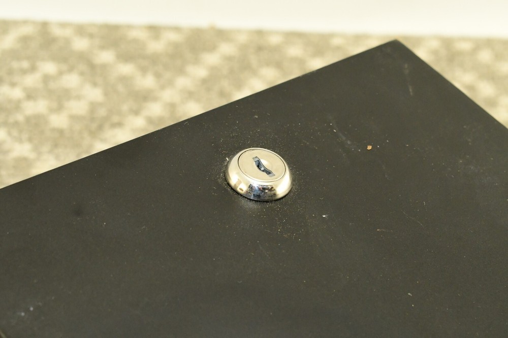 Pyramid 3700 Heavy Duty Digital Time Clock & Date Stamp - MISSING KEY