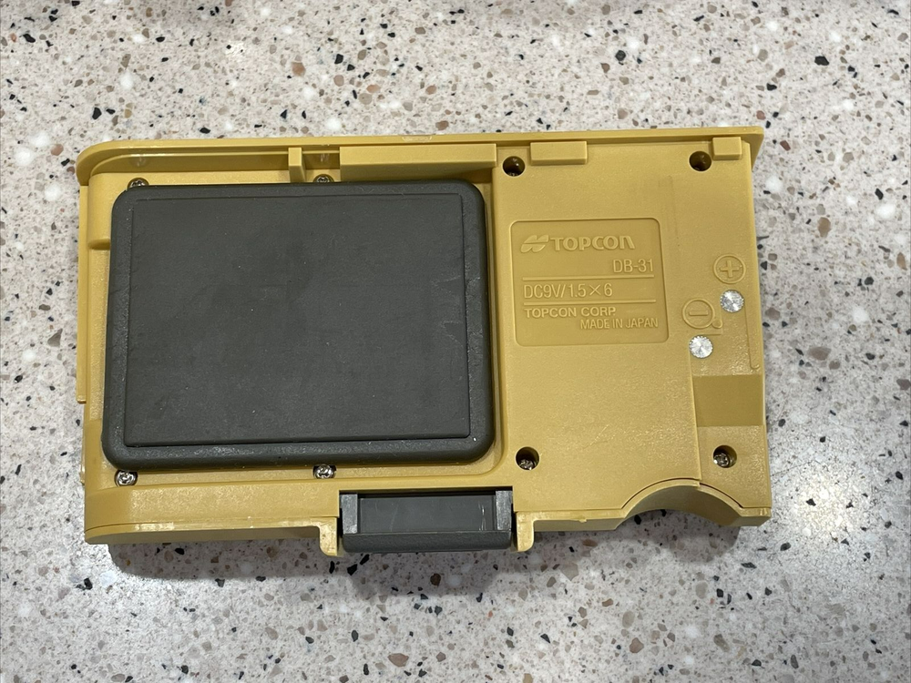 Topcon DL-101C Electronic Digital Level with Battery Pack DB-31 and Case