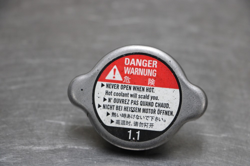 02-13 Interceptor VFR800 Engine Radiator Cap