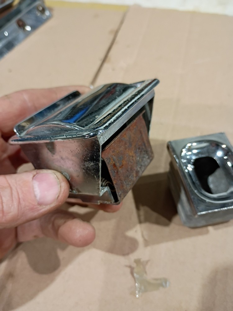 Austin Healey 3000/ 100-6 Original Ashtray