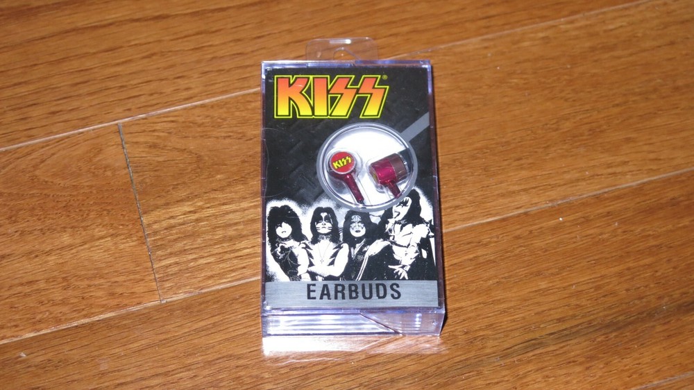 KISS earbuds in cassette style holder case mint sealed 2012 officially licensed