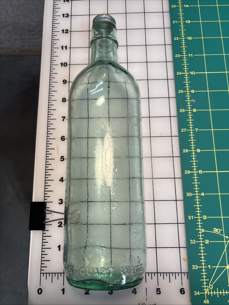 Vintage Wine Bottle Clear With Screw Cap 4/5 Quart