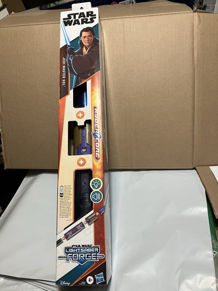 STAR WARS JEDI MASTER SOL ELECTRONIC LIGHTSABER FORGE  BLUE KYBER CORE