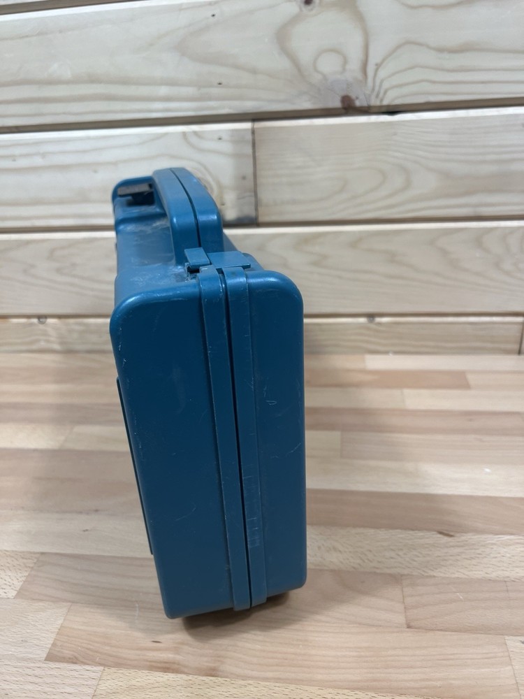 Makita DF030DWX Case only, no contents Missing 1 Snap Closure