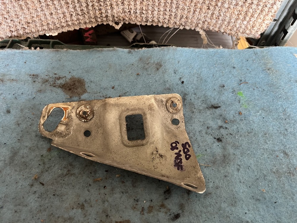 Fiat 500 Passenger Side Inner Wing Bracket #006