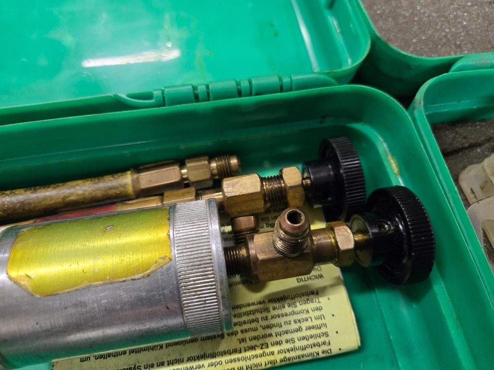 USED TRACERLINE??? LEAK DETECTION KIT TOOLS ???