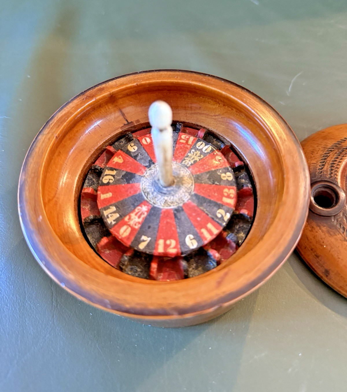 Antique Boxwood Cased Travelling Roulette Game Wheel