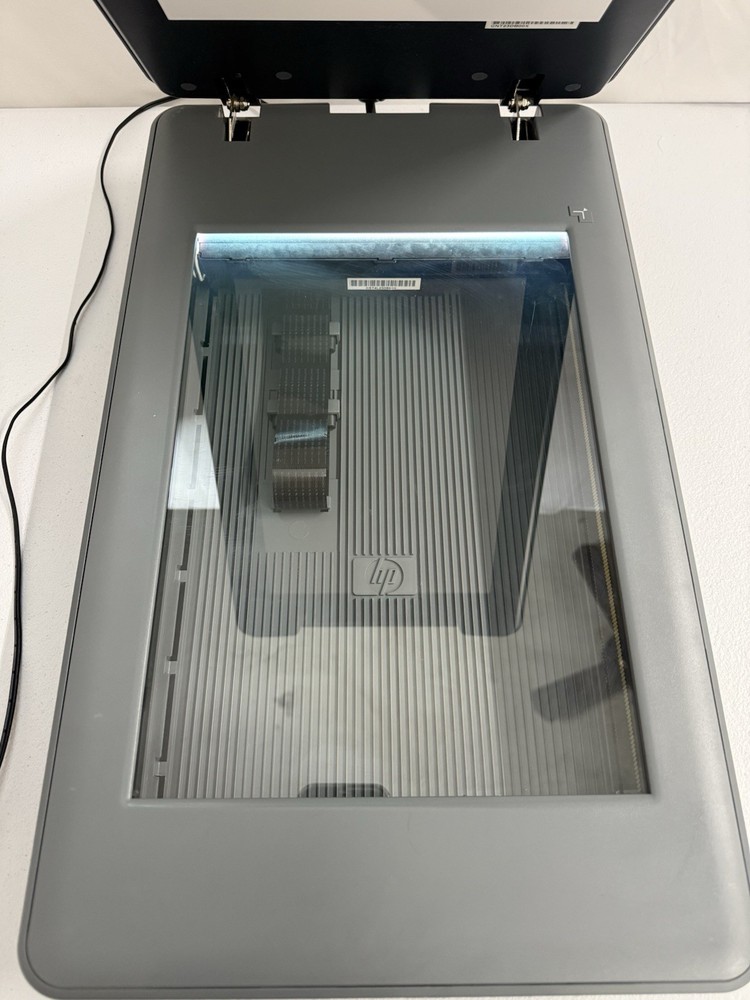 HP Scanjet G4050 w/ Power - Tested Working - Flatbed Scanner