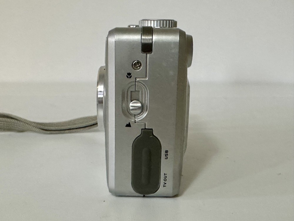 IT Works 3045 3.1MP Compact Digital Camera Silver, Fully working