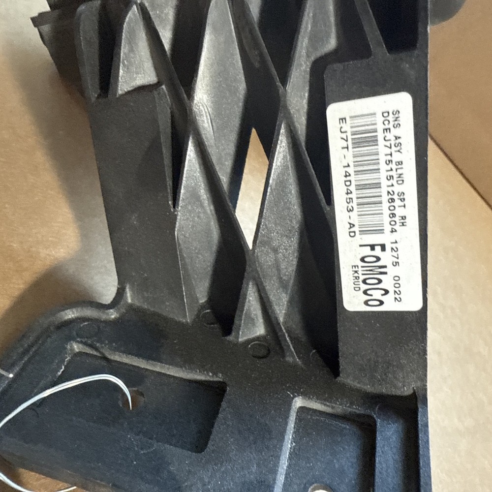 2015 Lincoln MKC Right Blind Spot Module Radar Sensor