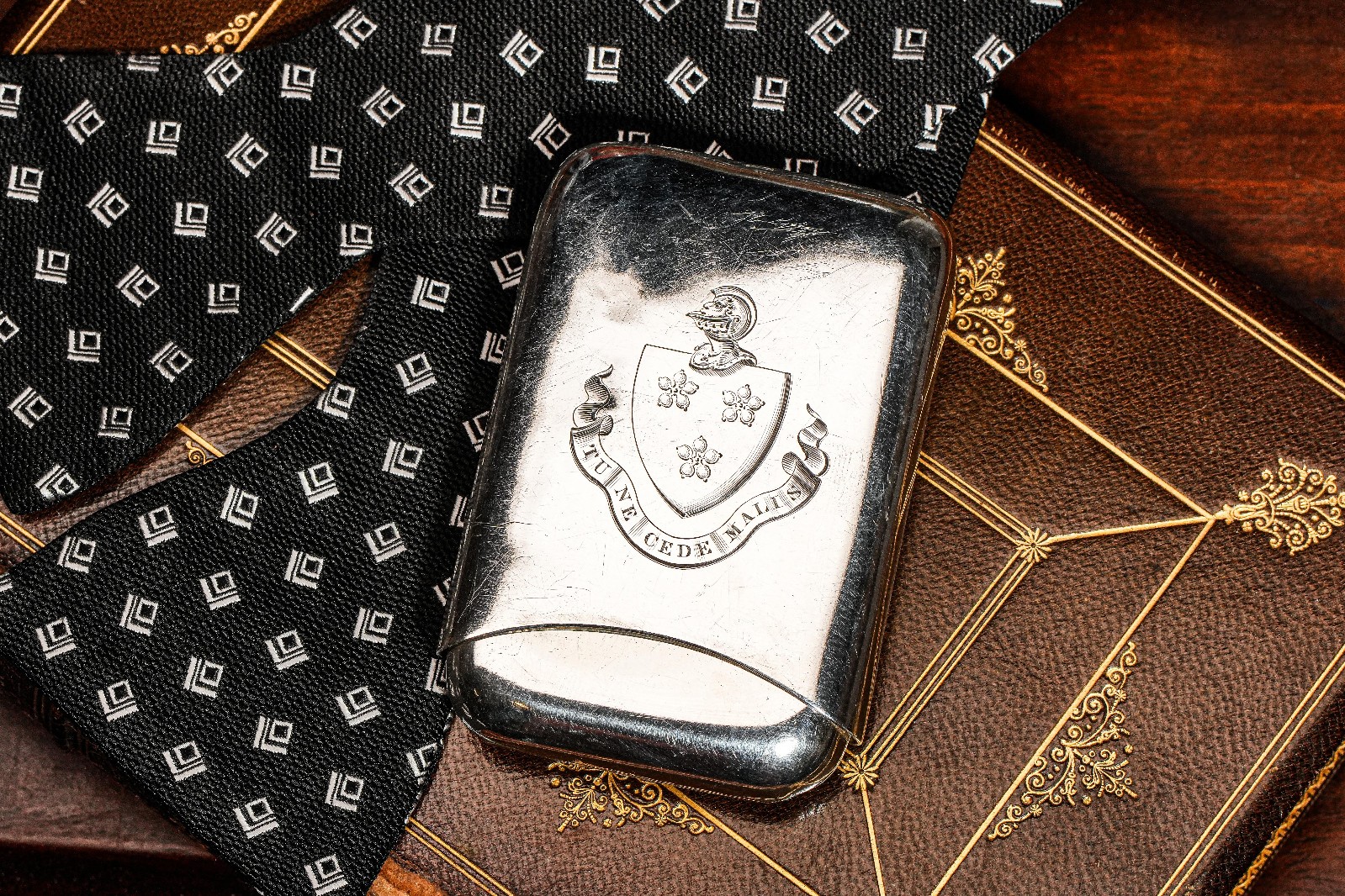 Stunning Antique Victorian Sterling Silver Cigarette Case Armorial Herladic