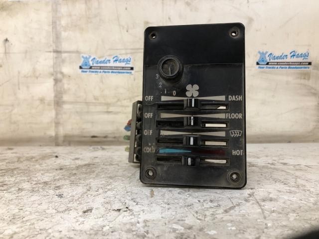 International 1652-SC Heater A/C Temperature Controls - Used
