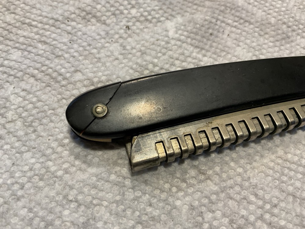 E Wreck & Son Razor Trade Sample