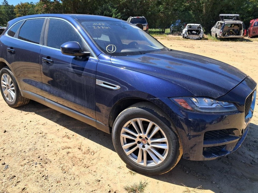 F-PACE 2018 Glove Box 4782977