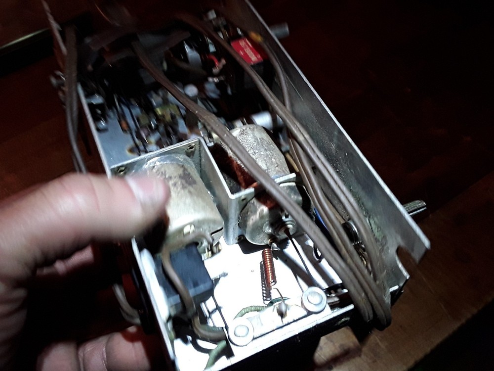 Small Antique Tuner Radio Chassis