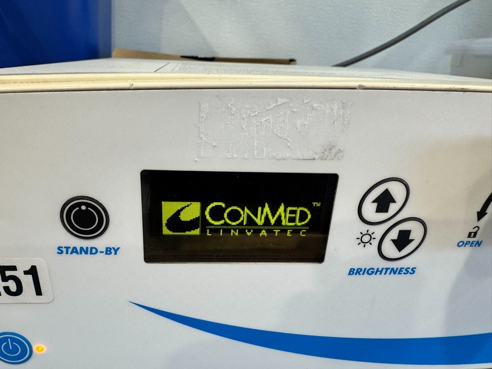 Conmed Linvatec Light Source