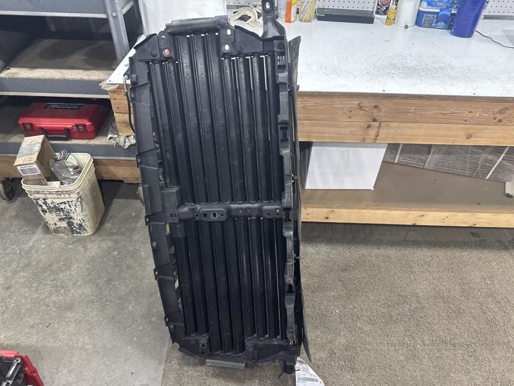 F150      2020 Air Shutter 2135390