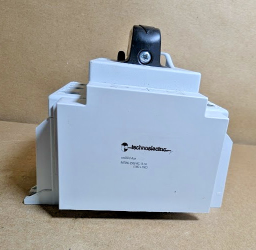AutomationDirect / Technoelec. SD2-080-BR Disconnect Switch, Black, w/ Aux (NNB)