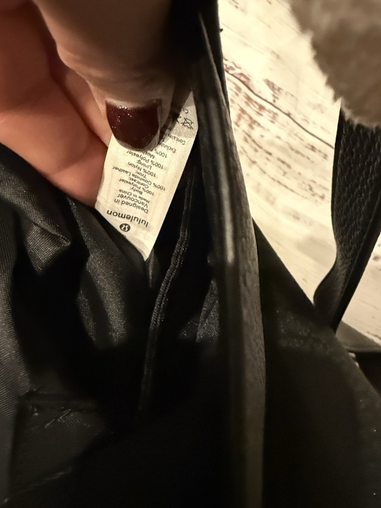 Lululemon Black Expandable Gym Bag