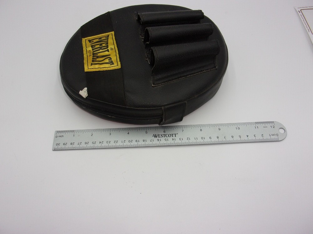 Everlast punching training mitt pad #4316 MMA Training