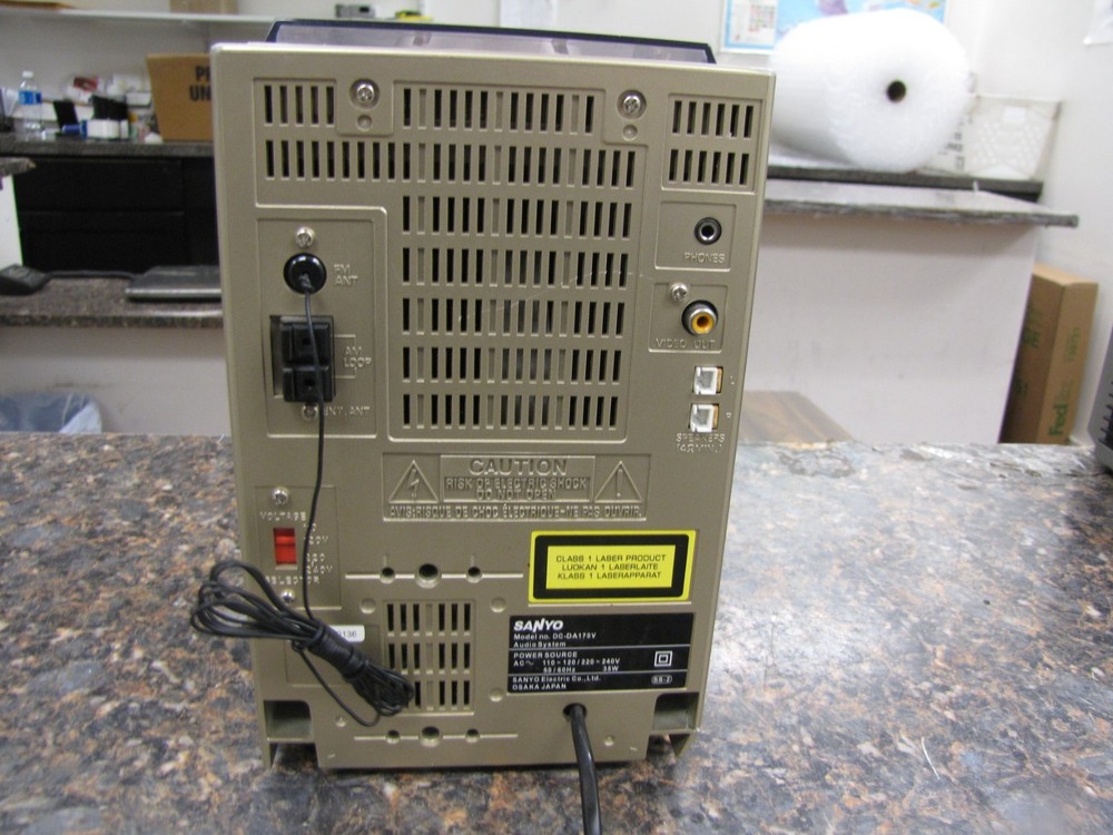 SANYO VCD/MP3 Audio System DC-DA170V Tape CD Tuner FM/AM Gold -No Speakers- MQ47